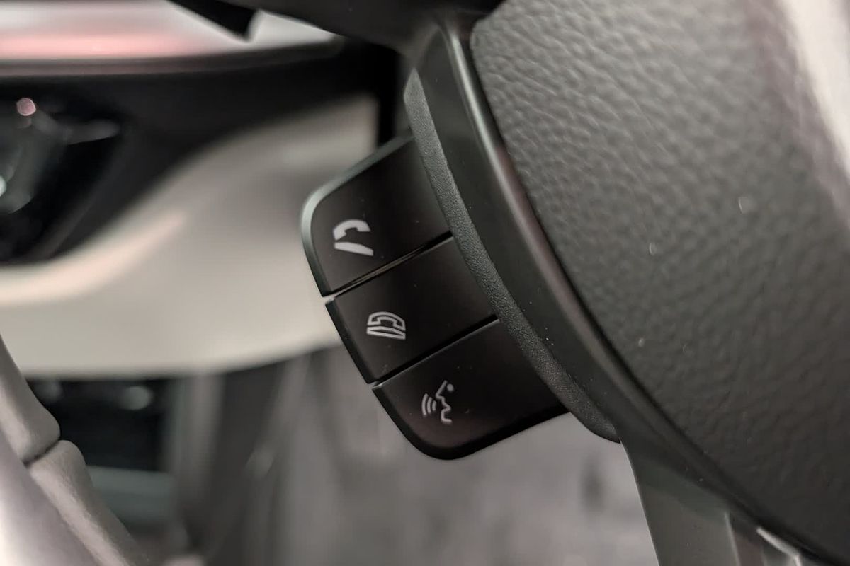 2025 Suzuki Swift Hybrid GLX UZ
