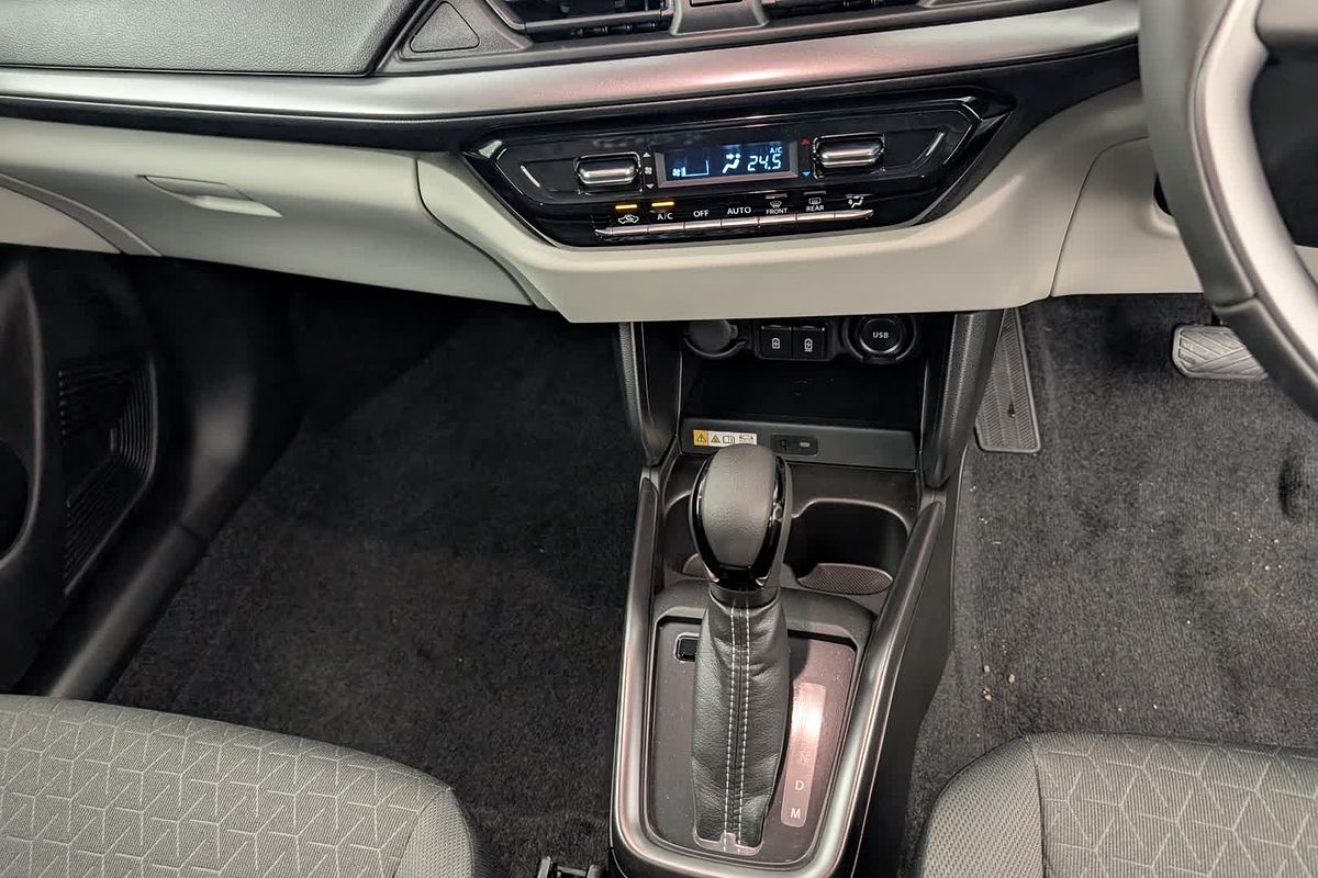 2025 Suzuki Swift Hybrid GLX UZ