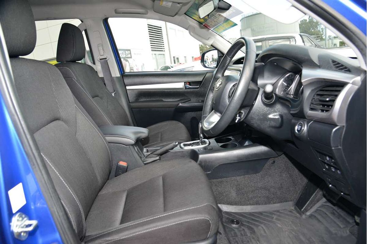 2023 Toyota Hilux SR5 GUN126R 4X4