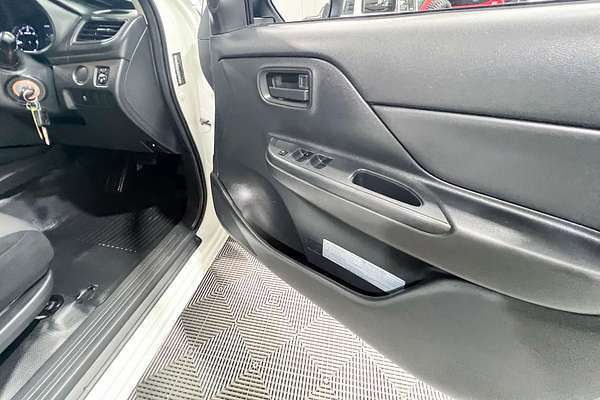 2021 Mitsubishi Triton GLX MR 4X4