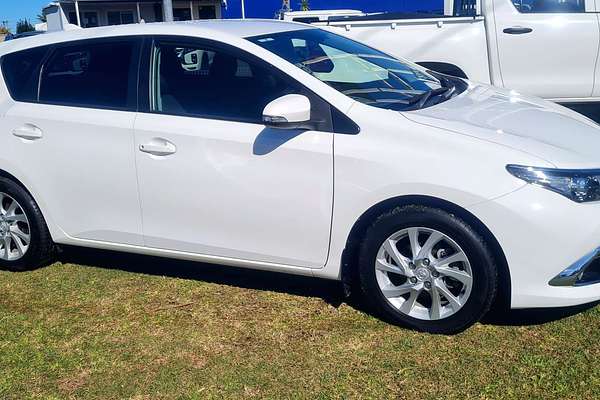 2017 Toyota Corolla Ascent Sport ZRE182R