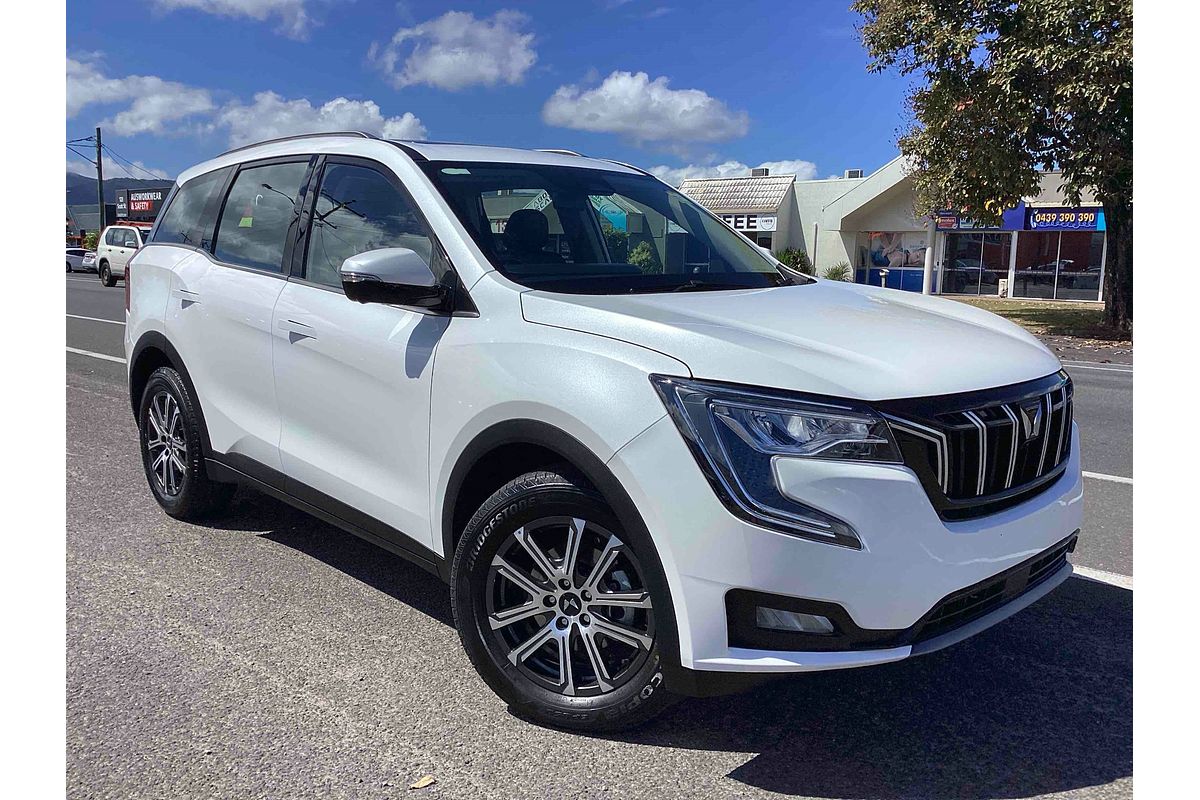 2025 Mahindra XUV700 AX7L
