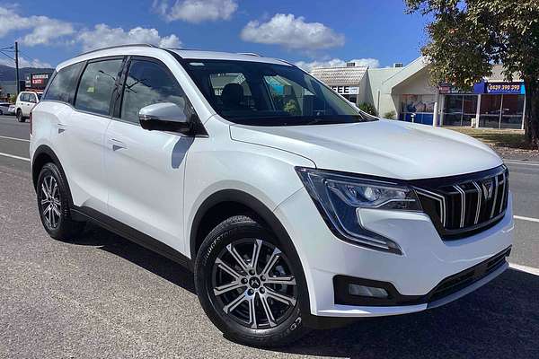 2025 Mahindra XUV700 AX7L