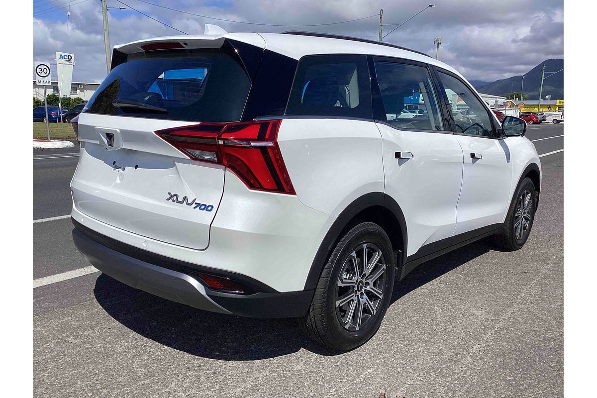 2025 Mahindra XUV700 AX7L