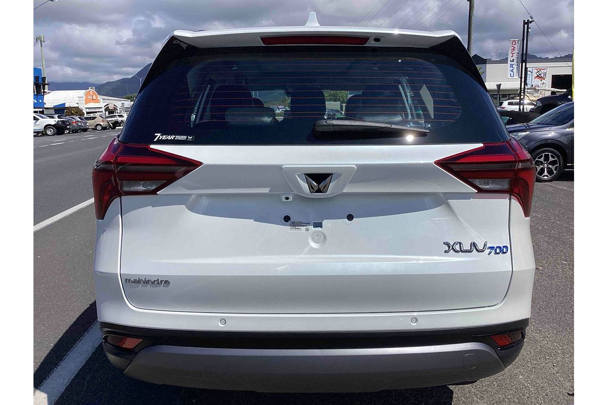 2025 Mahindra XUV700 AX7L