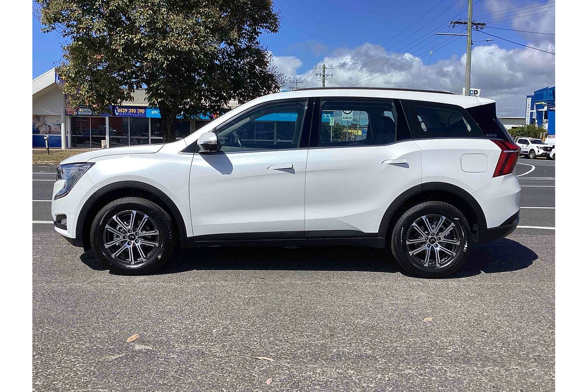 2025 Mahindra XUV700 AX7L