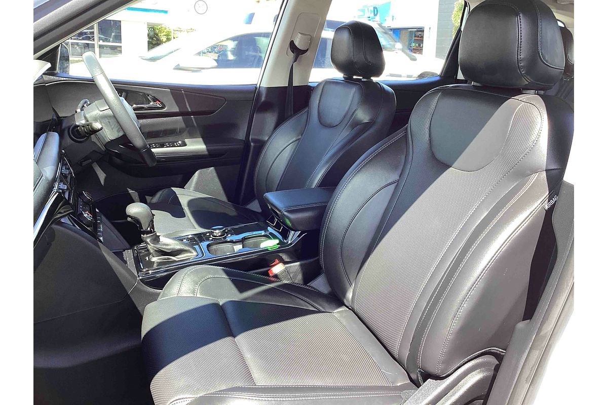 2025 Mahindra XUV700 AX7L