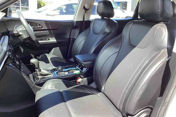 2025 Mahindra XUV700 AX7L