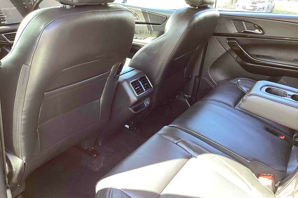 2025 Mahindra XUV700 AX7L
