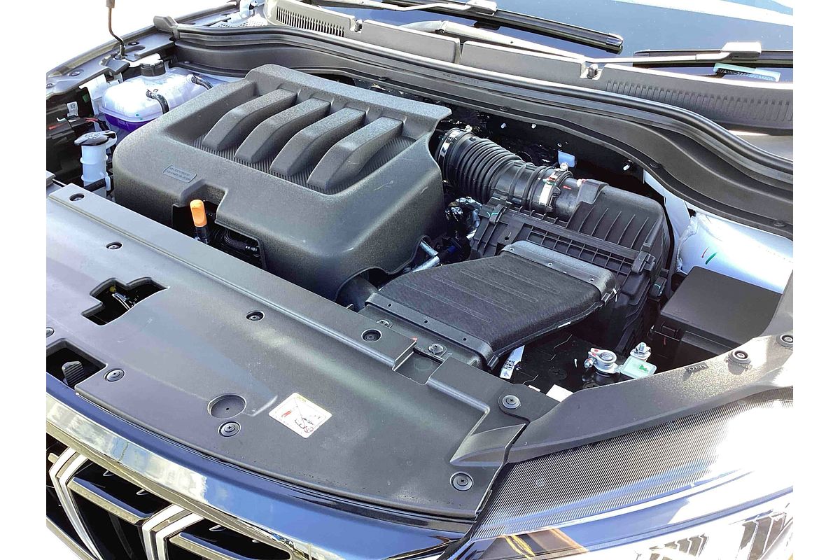 2025 Mahindra XUV700 AX7L