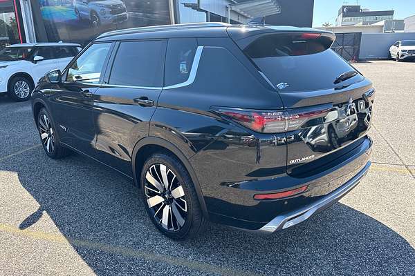 2025 Mitsubishi Outlander Exceed ZM