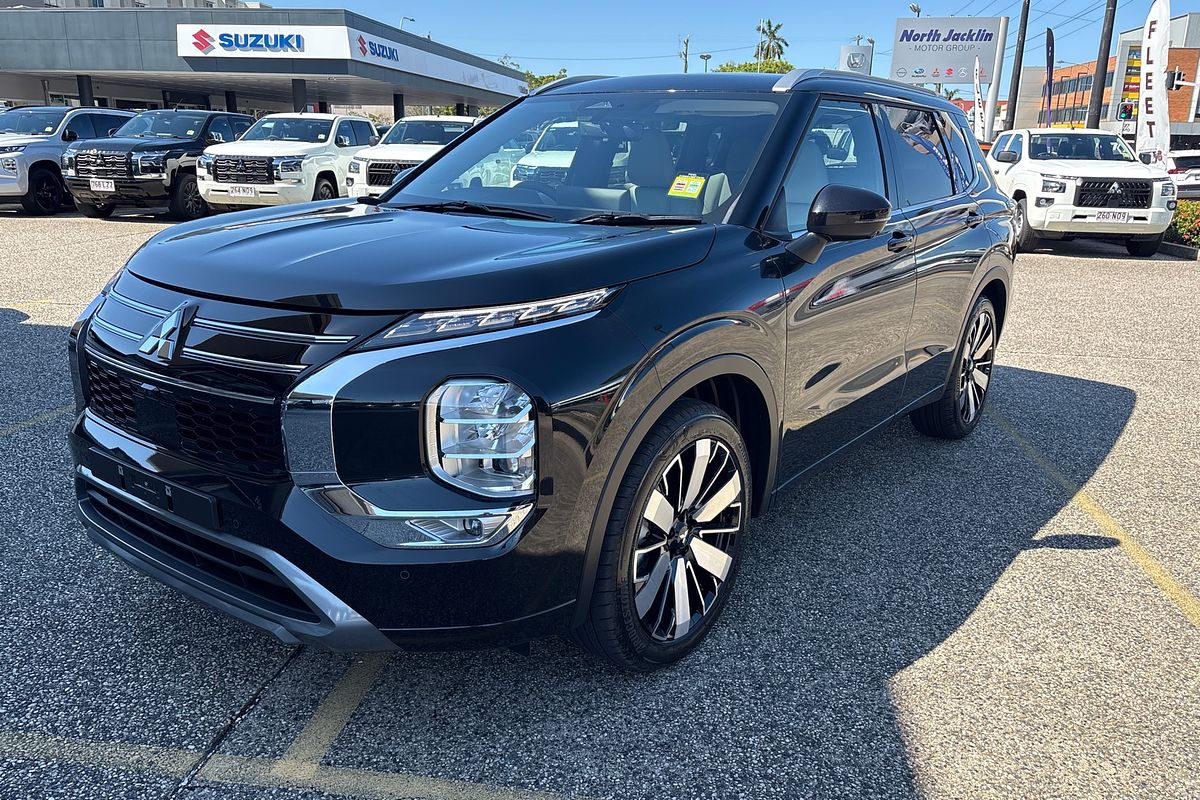 2025 Mitsubishi Outlander Exceed ZM
