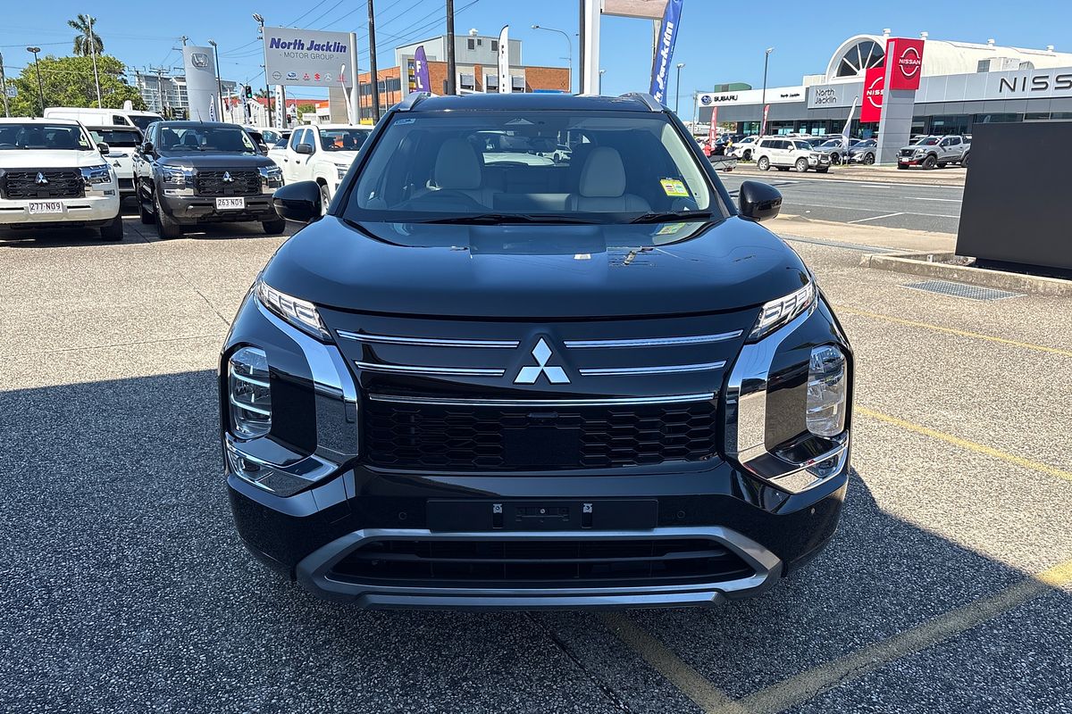 2025 Mitsubishi Outlander Exceed ZM