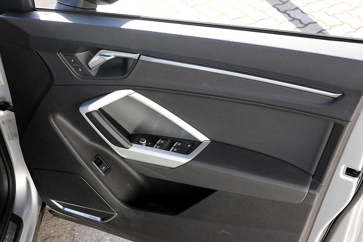 2020 Audi Q3 35 TFSI Launch Edition F3