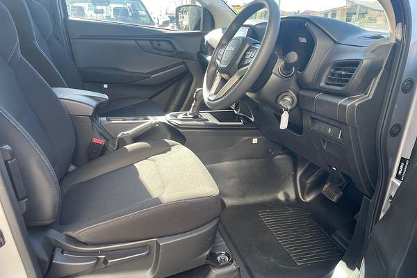 2025 Isuzu D-MAX SX 4X4