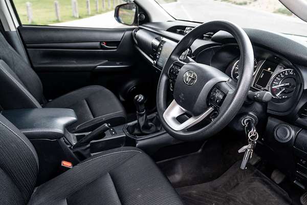2023 Toyota Hilux SR GUN126R