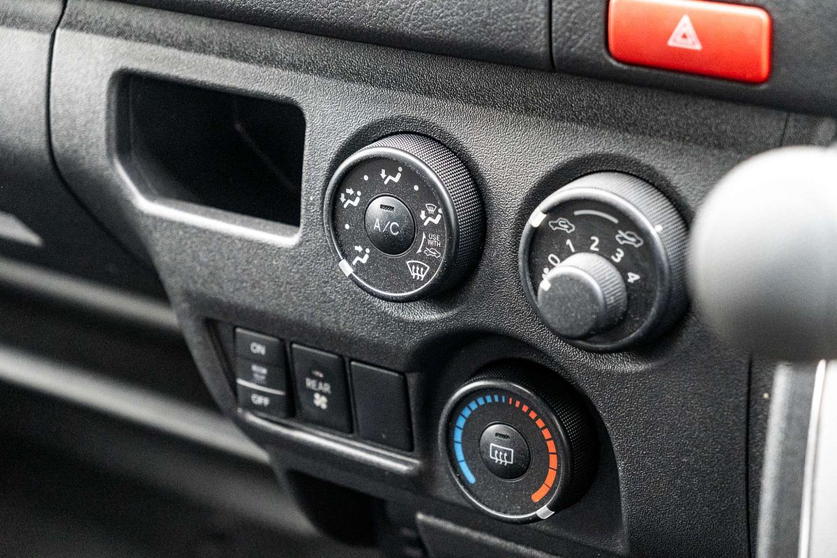 2017 Toyota Hiace COMMUTER KDH223R MY16
