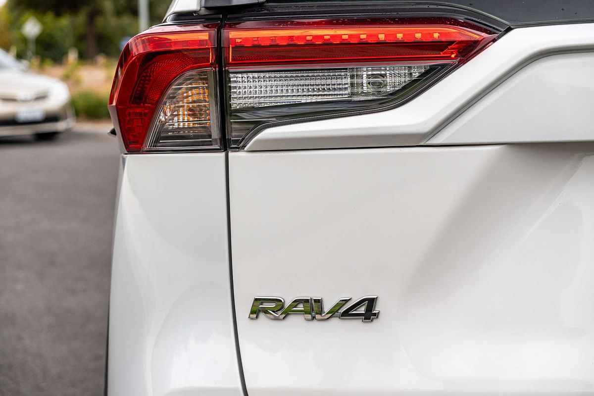 2020 Toyota RAV4 GX AXAH54R
