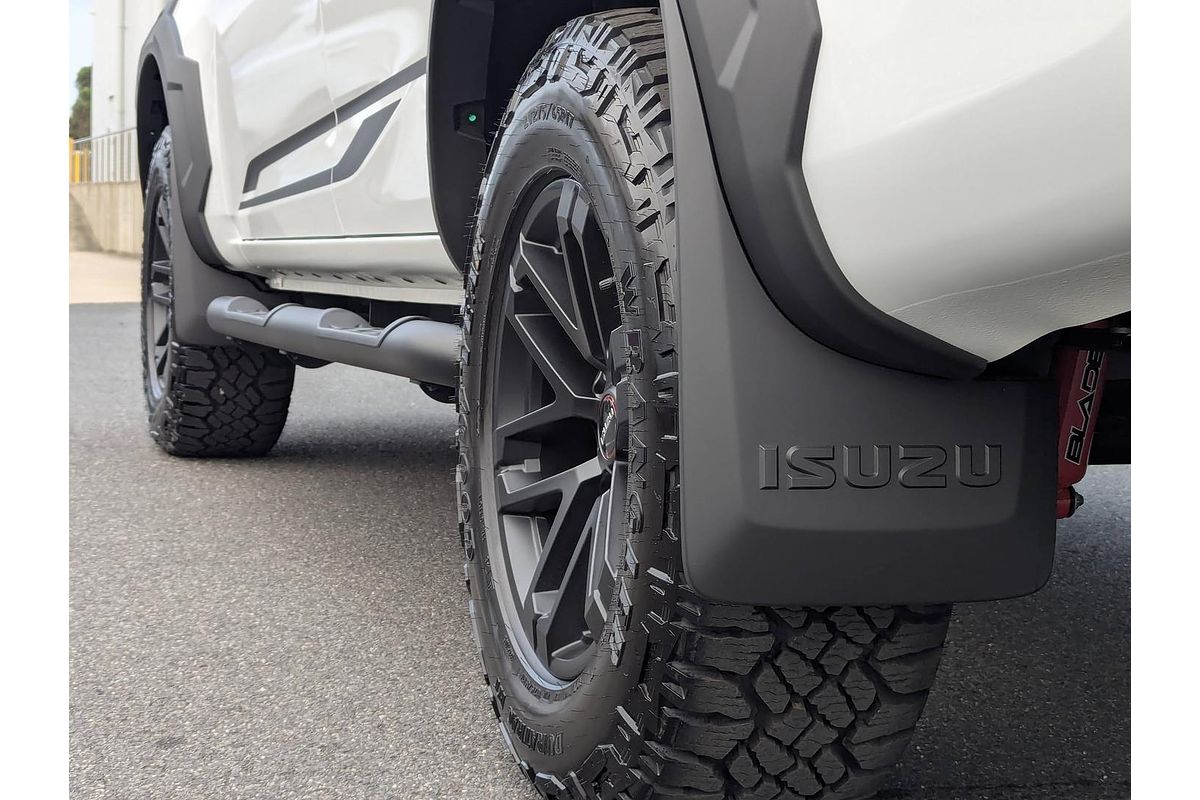 2025 Isuzu D-MAX BLADE 4X4