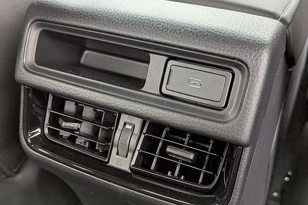 2025 Isuzu D-MAX BLADE 4X4