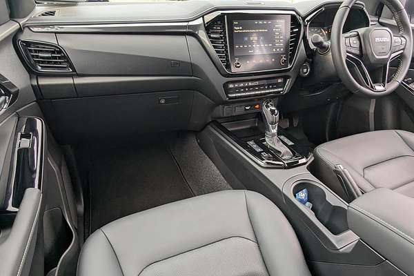2025 Isuzu D-MAX BLADE 4X4