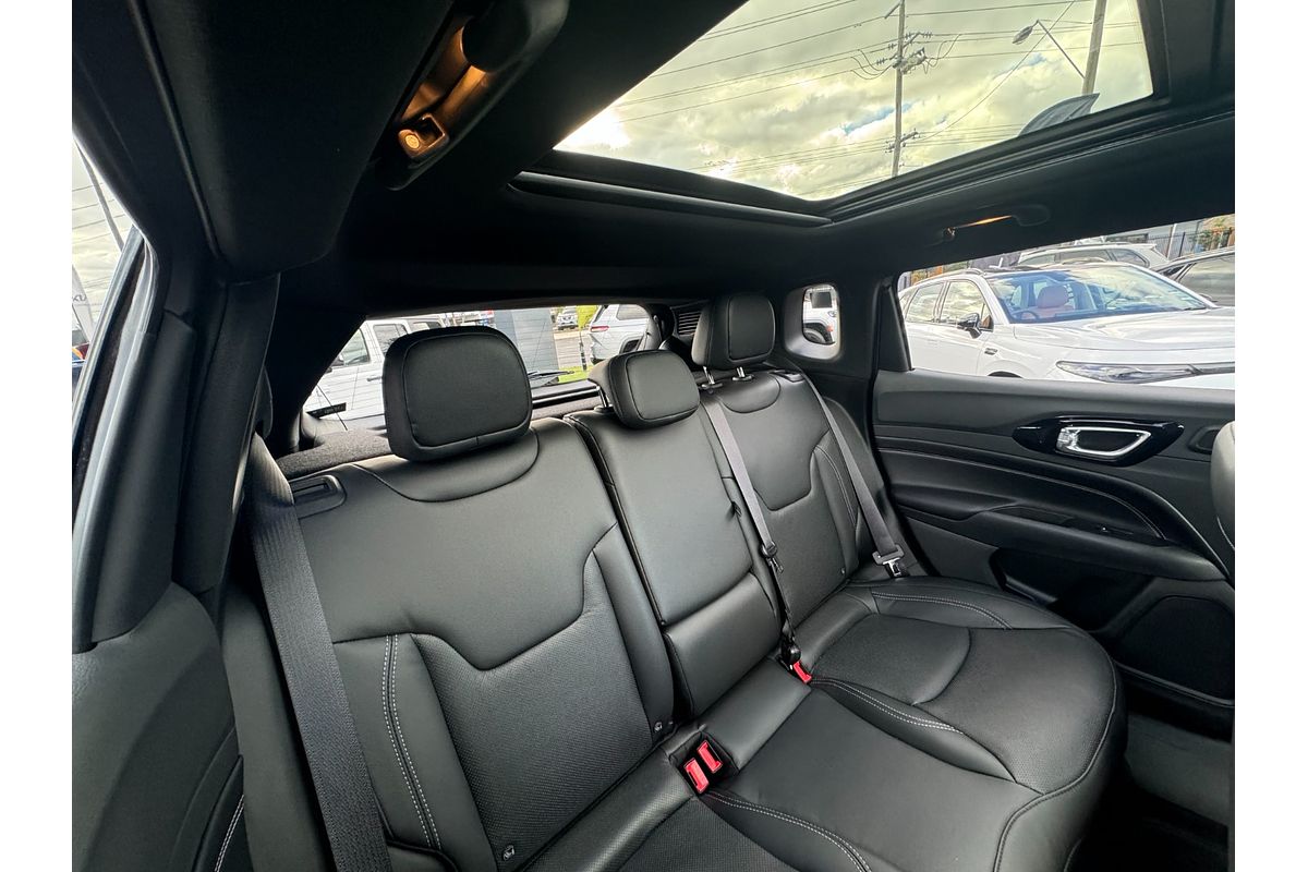 2023 Jeep Compass S-Limited M6