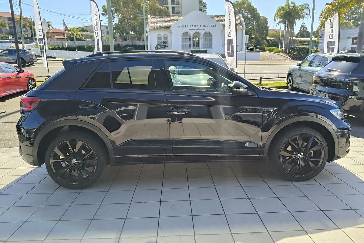 2022 Volkswagen T-Roc 140TSI R-Line D11