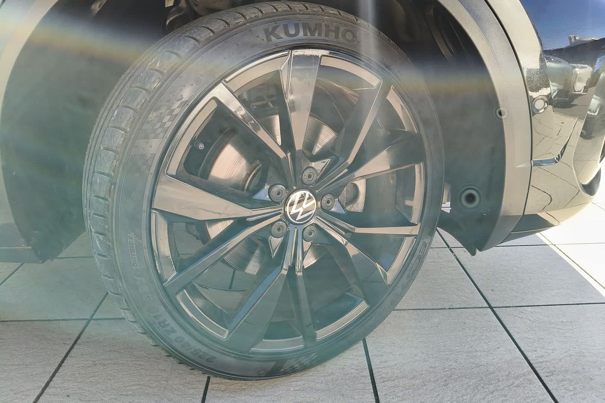 2022 Volkswagen T-Roc 140TSI R-Line D11
