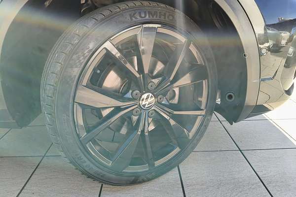 2022 Volkswagen T-Roc 140TSI R-Line D11
