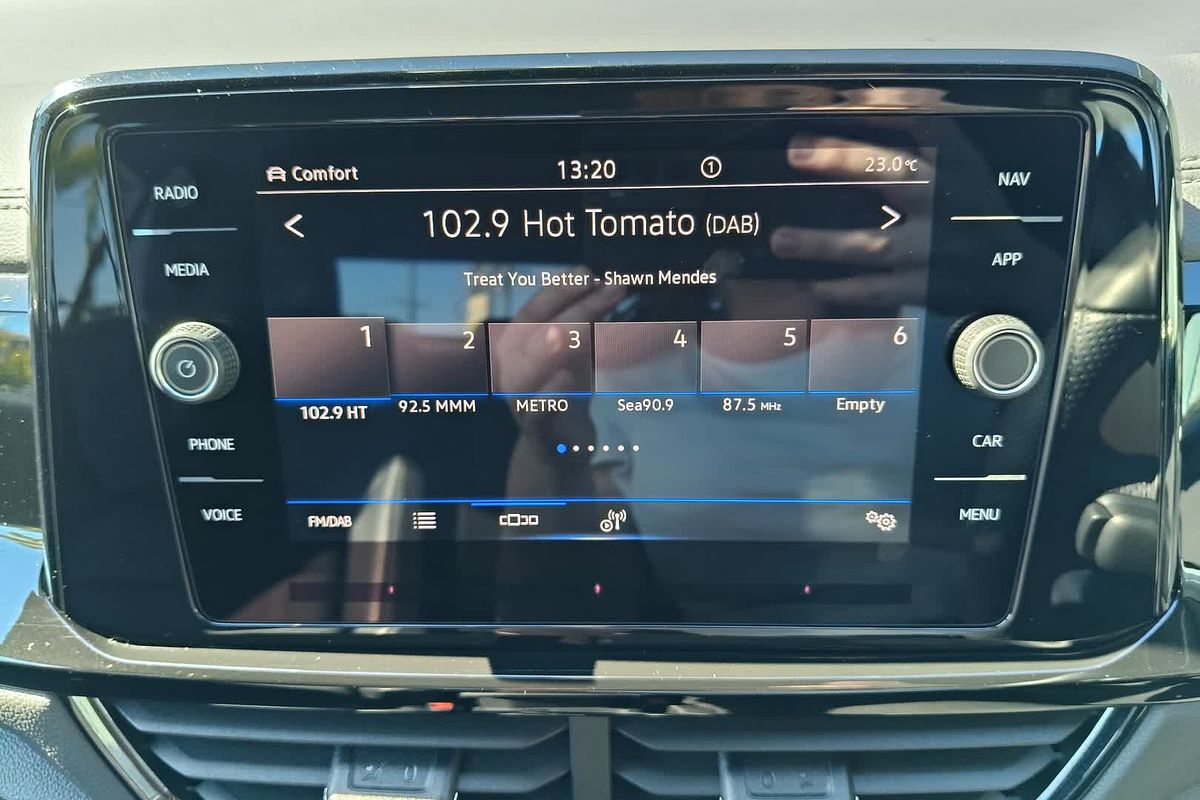 2022 Volkswagen T-Roc 140TSI R-Line D11