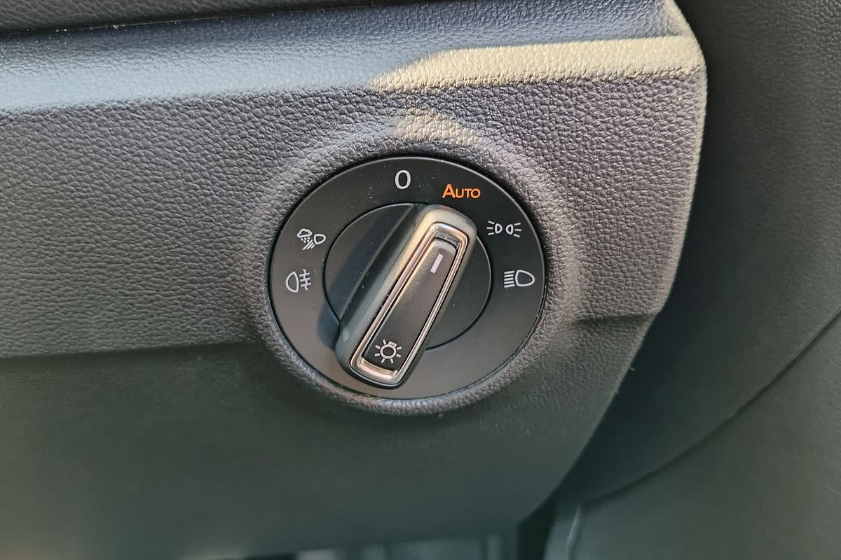 2022 Volkswagen T-Roc 140TSI R-Line D11
