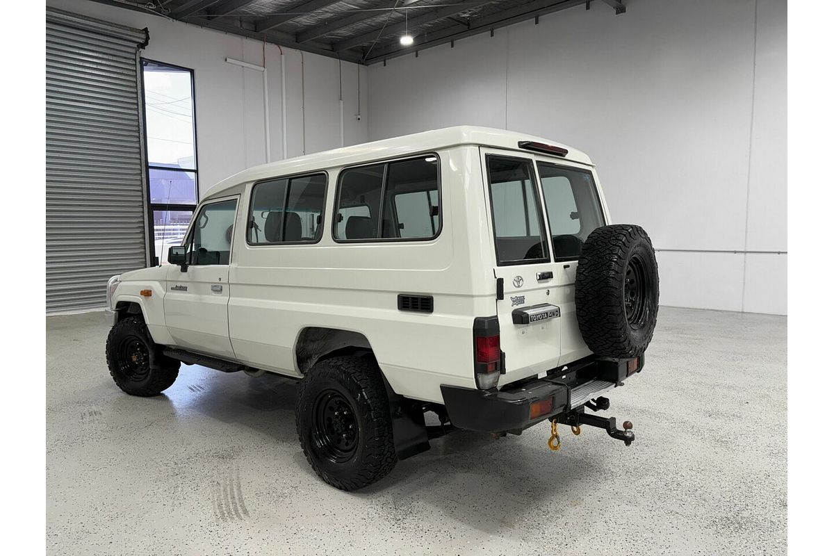 2014 Toyota Landcruiser Workmate Troopcarrier VDJ78R