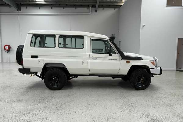 2014 Toyota Landcruiser Workmate Troopcarrier VDJ78R