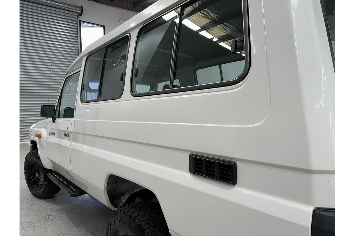 2014 Toyota Landcruiser Workmate Troopcarrier VDJ78R