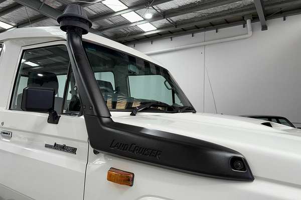 2014 Toyota Landcruiser Workmate Troopcarrier VDJ78R