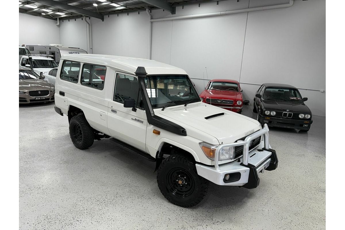2014 Toyota Landcruiser Workmate Troopcarrier VDJ78R
