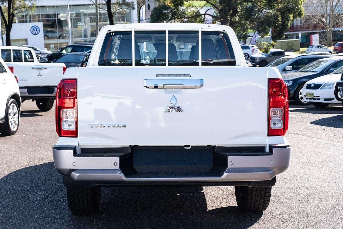 2024 Mitsubishi Triton GLX MV 4X4