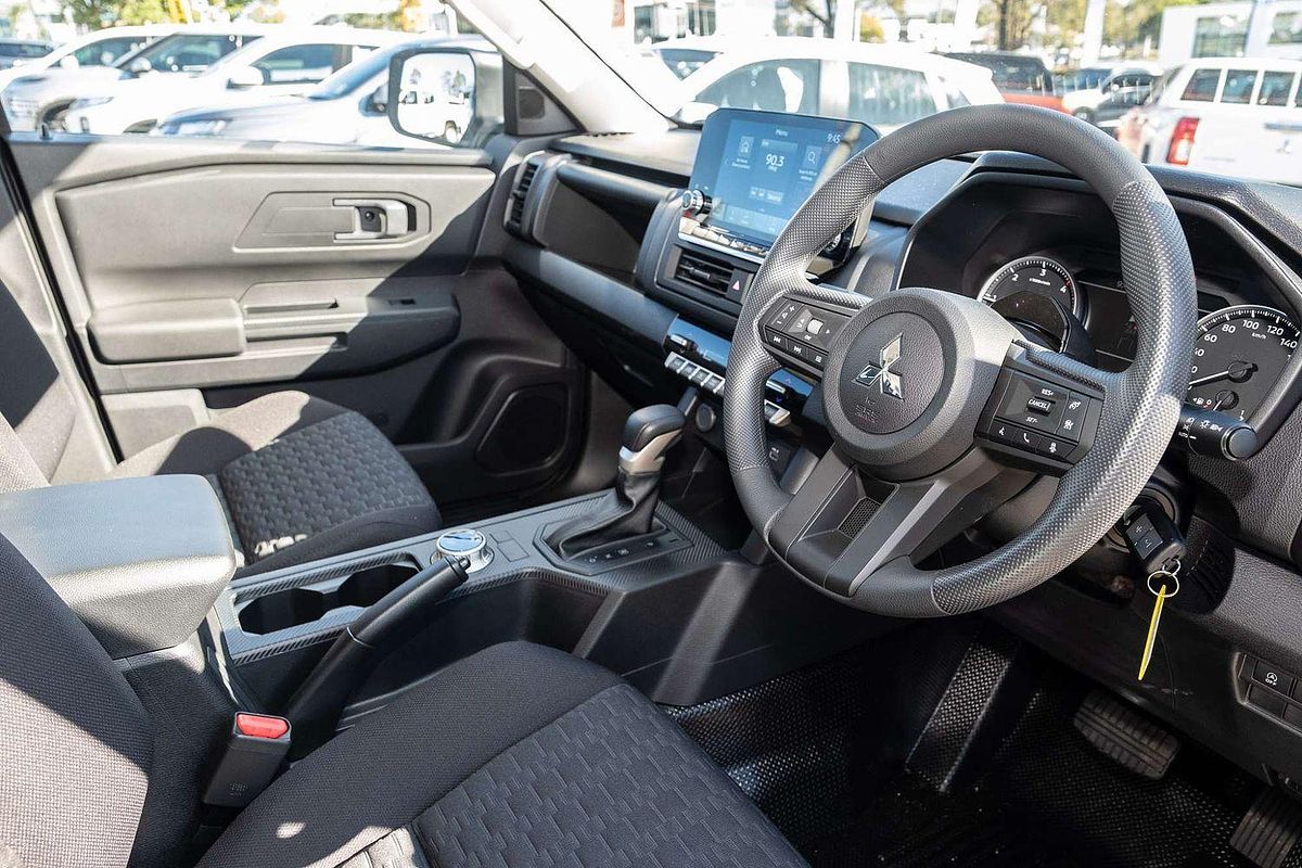 2024 Mitsubishi Triton GLX MV 4X4