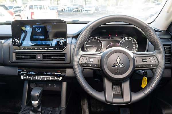 2024 Mitsubishi Triton GLX MV 4X4