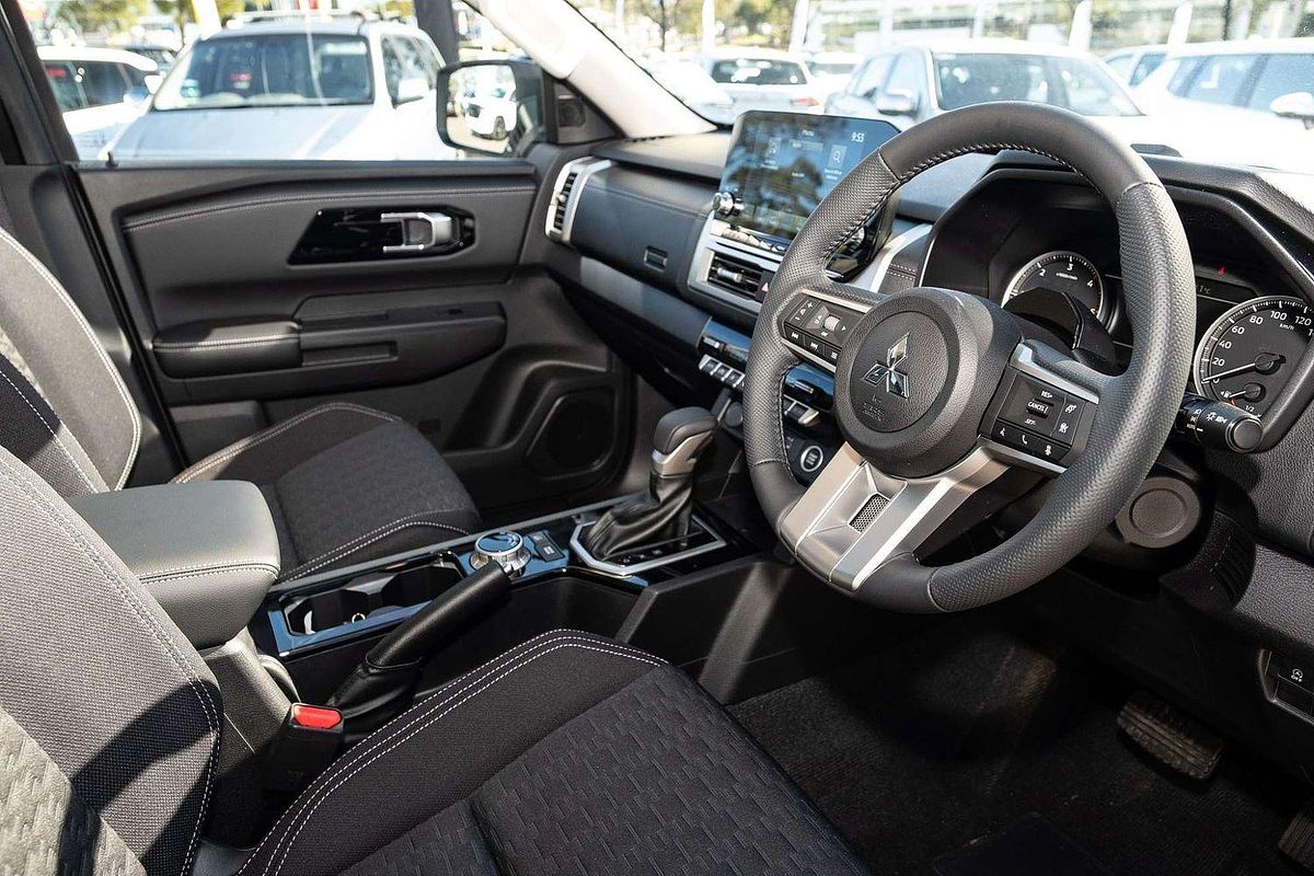 2024 Mitsubishi Triton GLS MV 4X4