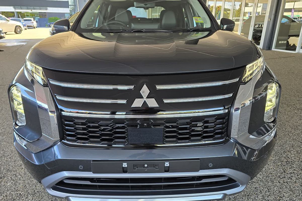 2025 Mitsubishi Outlander Exceed ZM