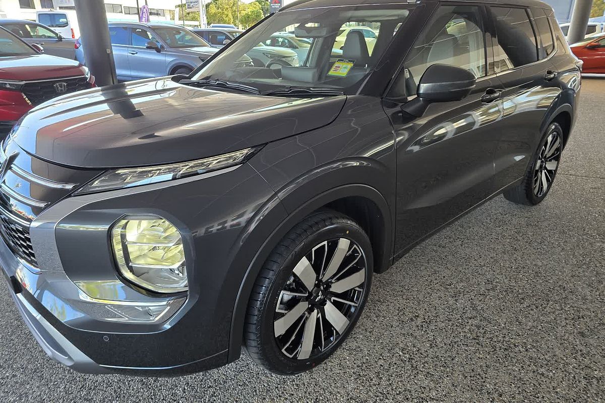 2025 Mitsubishi Outlander Exceed ZM