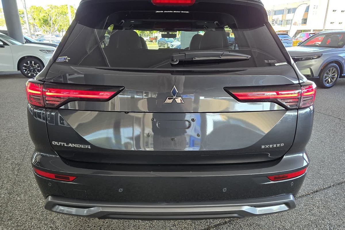 2025 Mitsubishi Outlander Exceed ZM