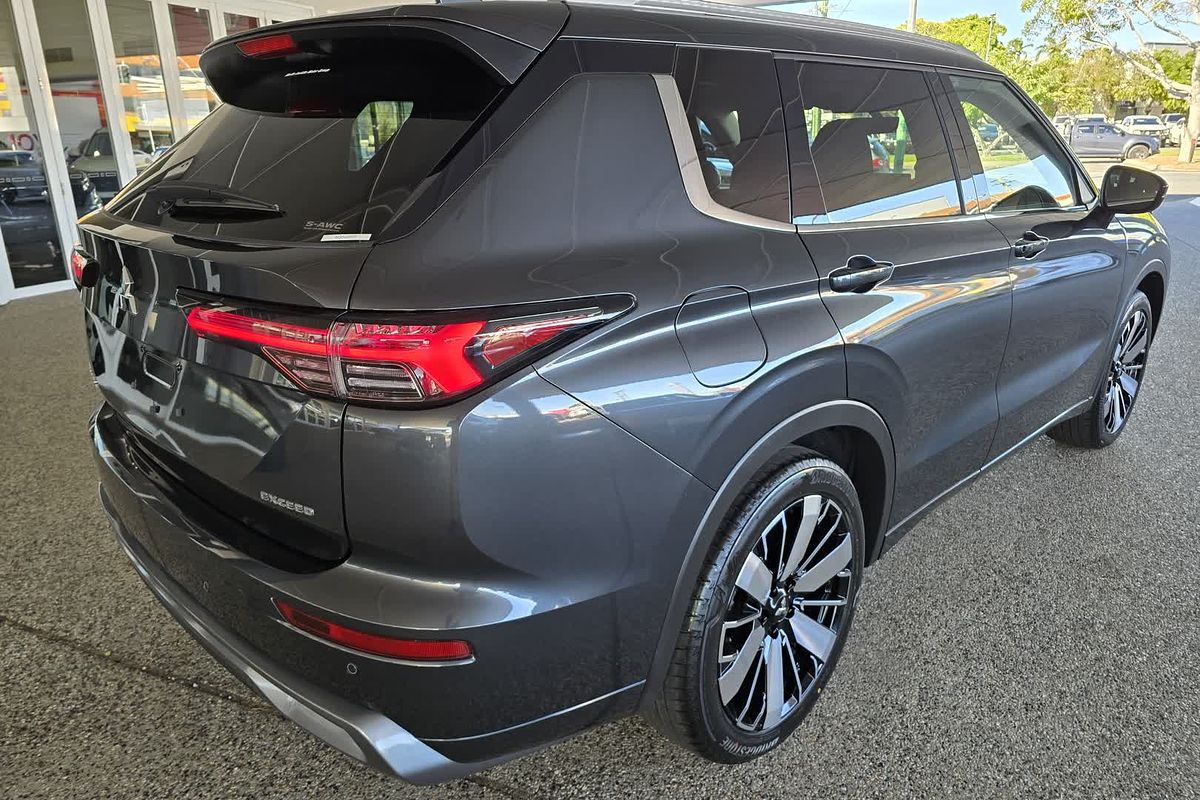 2025 Mitsubishi Outlander Exceed ZM