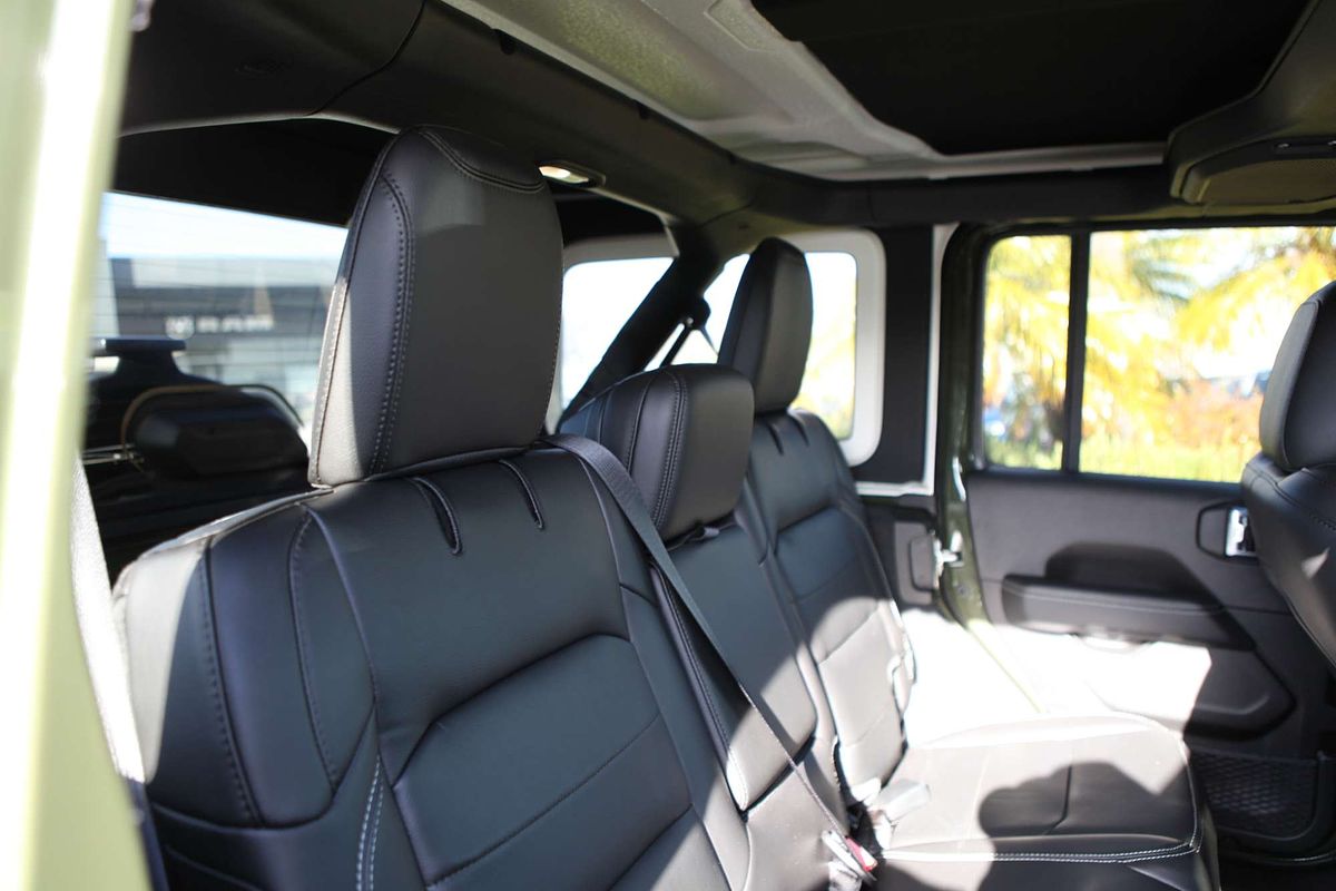 2023 Jeep Wrangler Unlimited Overland JL