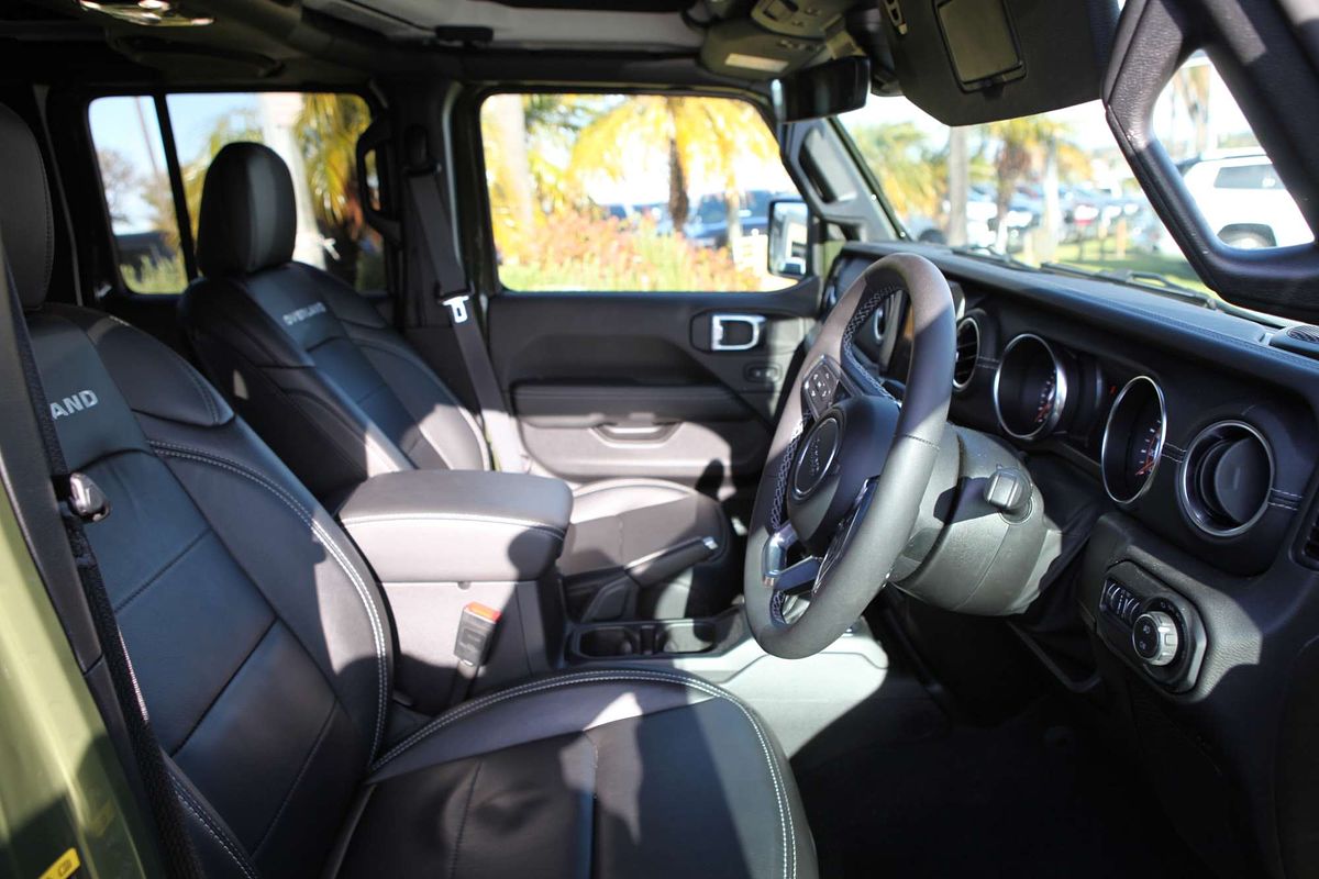 2023 Jeep Wrangler Unlimited Overland JL