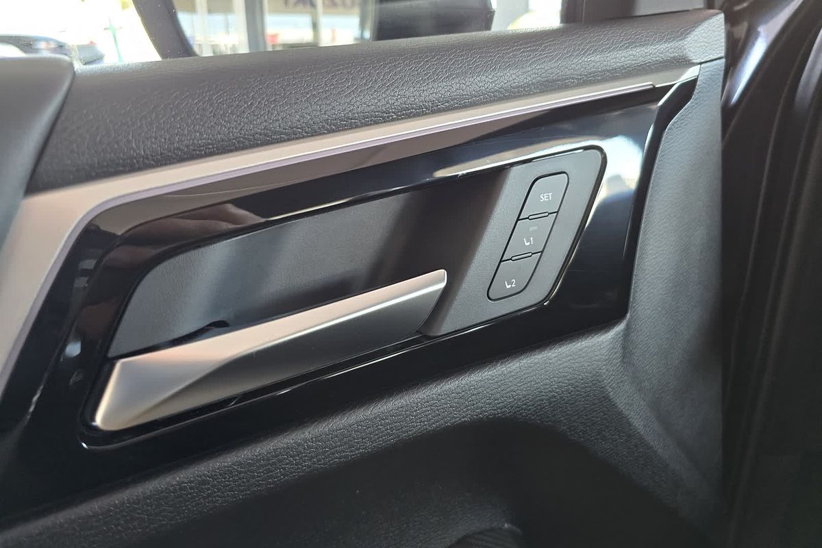 2025 Mitsubishi Outlander Exceed ZM