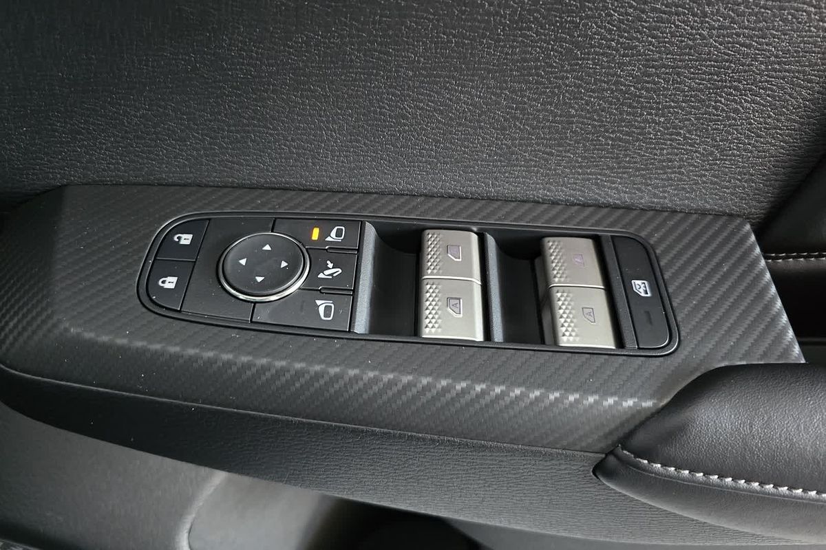 2025 Mitsubishi Outlander Exceed ZM