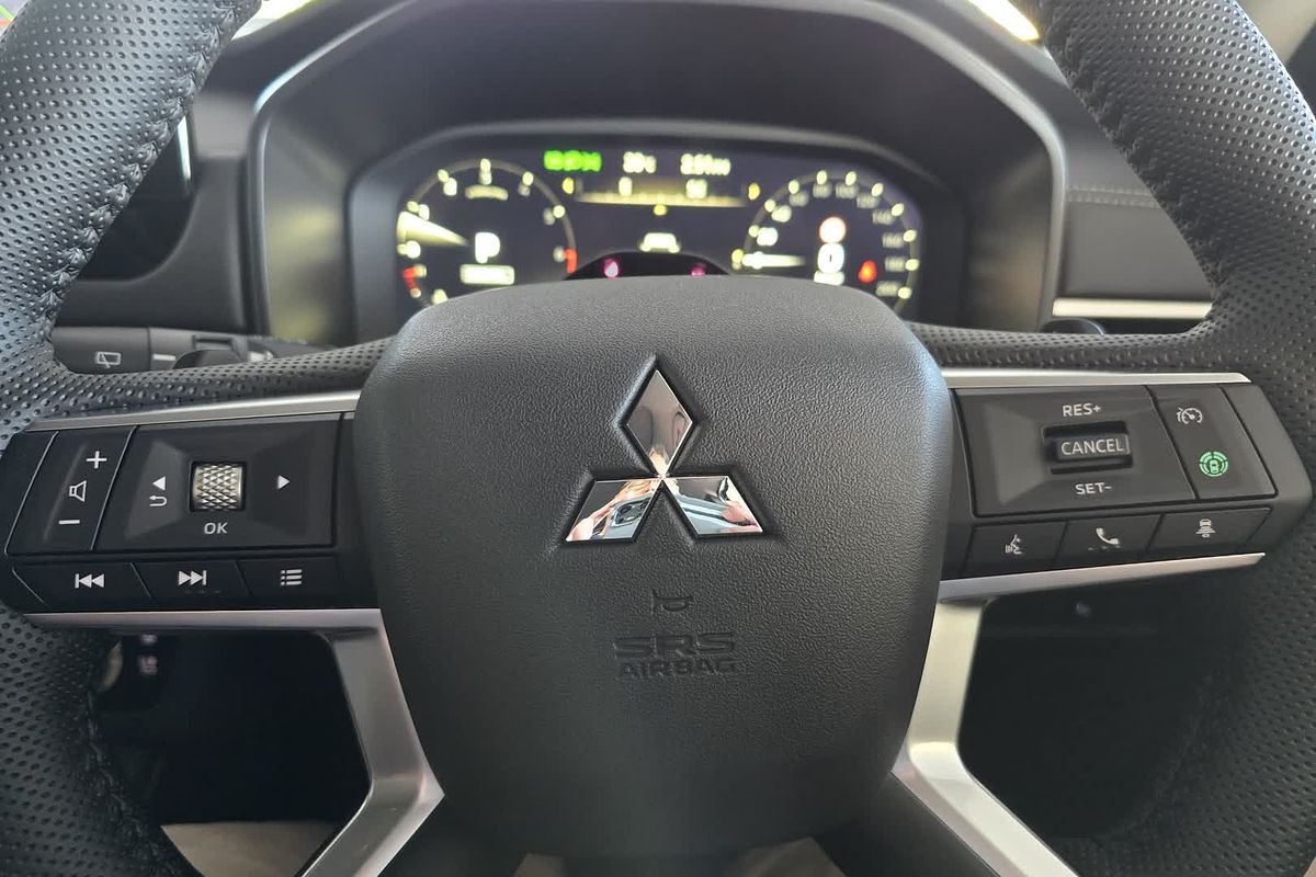2025 Mitsubishi Outlander Exceed ZM