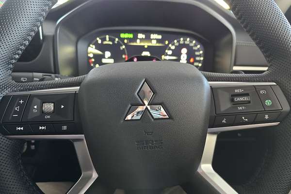 2025 Mitsubishi Outlander Exceed ZM